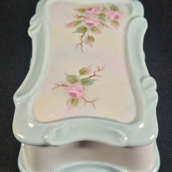 Hand Painted Rectangular Vintage Porcelain Dresser Box With Scalloped Edge - Picture 2 of 10